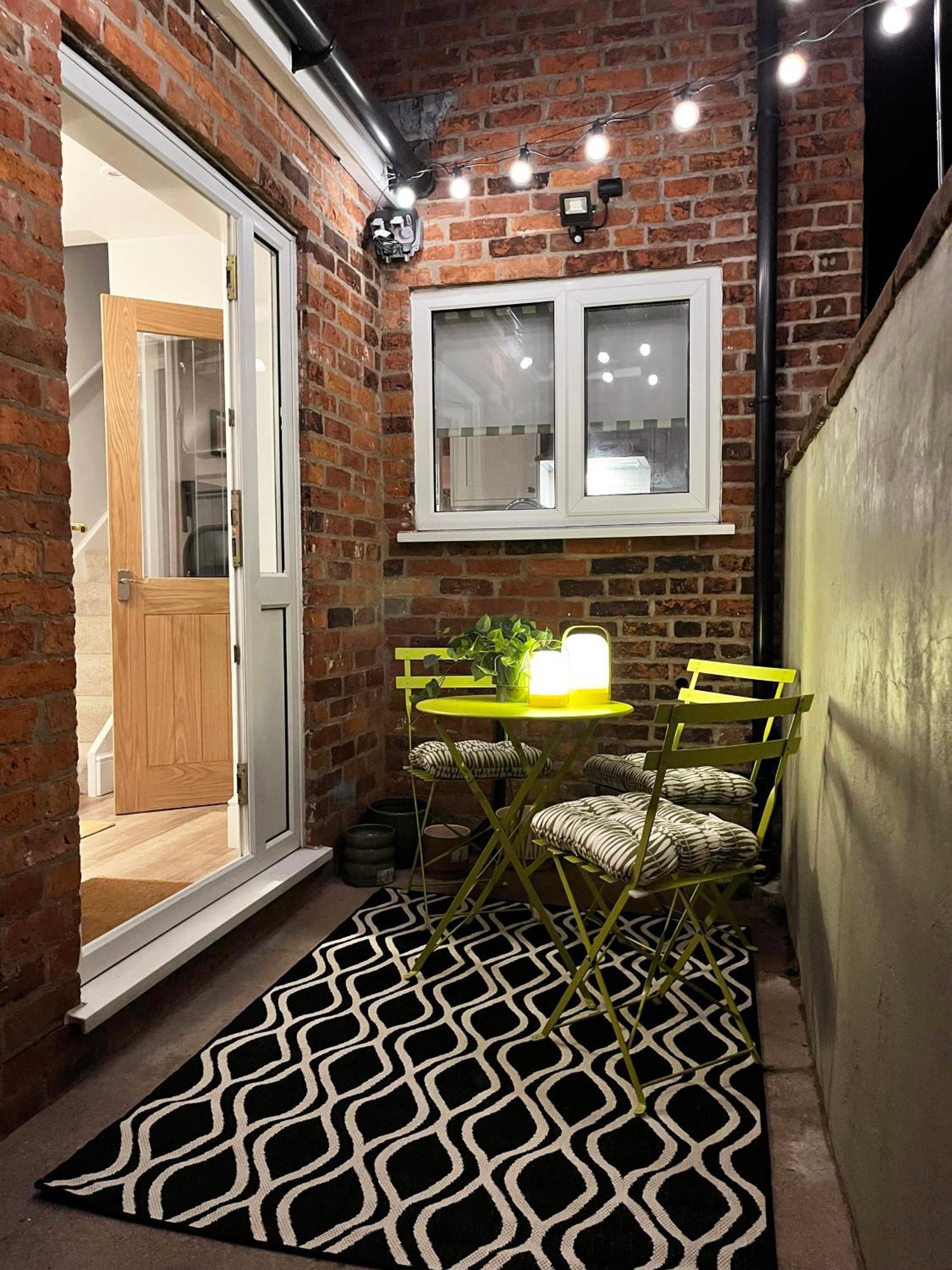Boutique Style Cosy Cottage Ellesmere Exterior photo